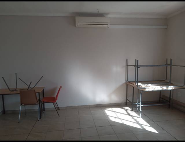 900M² BUILDING TO LET IN APEX